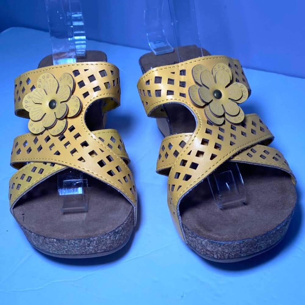 Yellow Cut-Out Floral Cork Wedge Sandals 5.5 Faux Leather Upper Casual Country - Picture 2 of 7